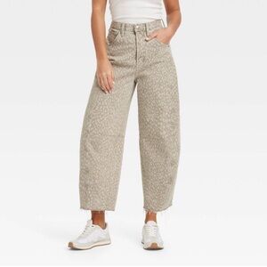 High-Rise Curved Leg Ankle Jeans from Universal Thread Barrel Leg / Horseshoe